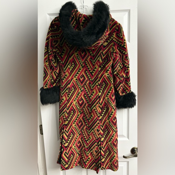 Vintage 70’s fashion by Jill Jr African (Aztec) Design Coat. Size Small - Picture 6 of 6